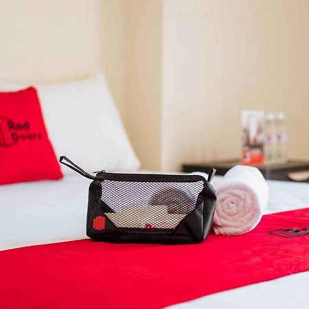 Reddoorz At Tanakatto Homestay Уайкабубак Екстериор снимка